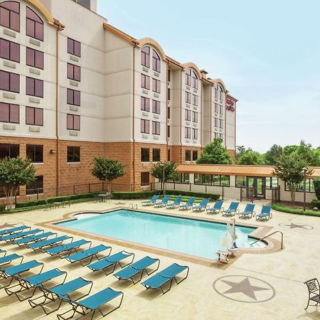 Hampton Inn & Suites Dallas-Мескит Екстериор снимка