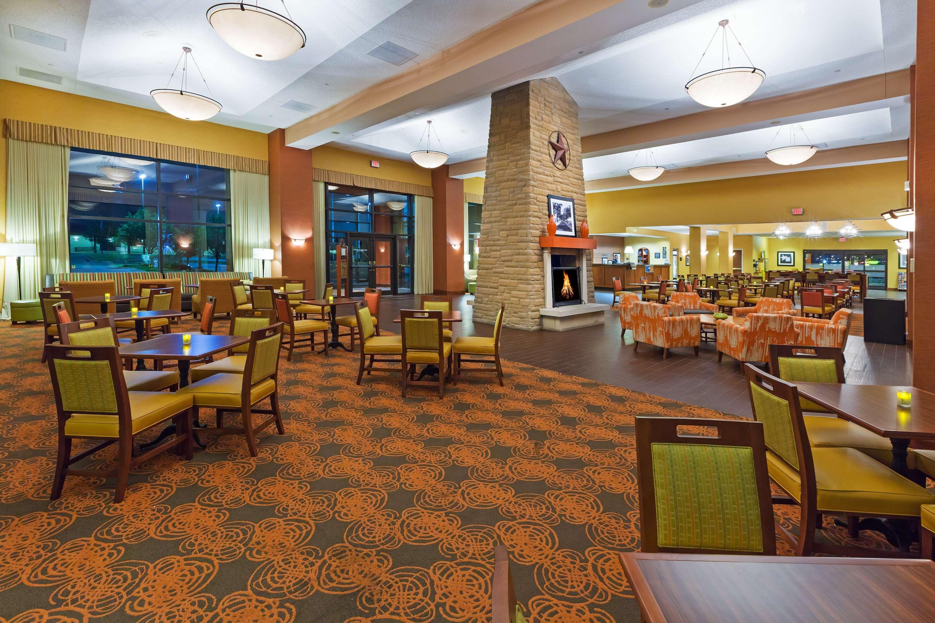 Hampton Inn & Suites Dallas-Мескит Екстериор снимка