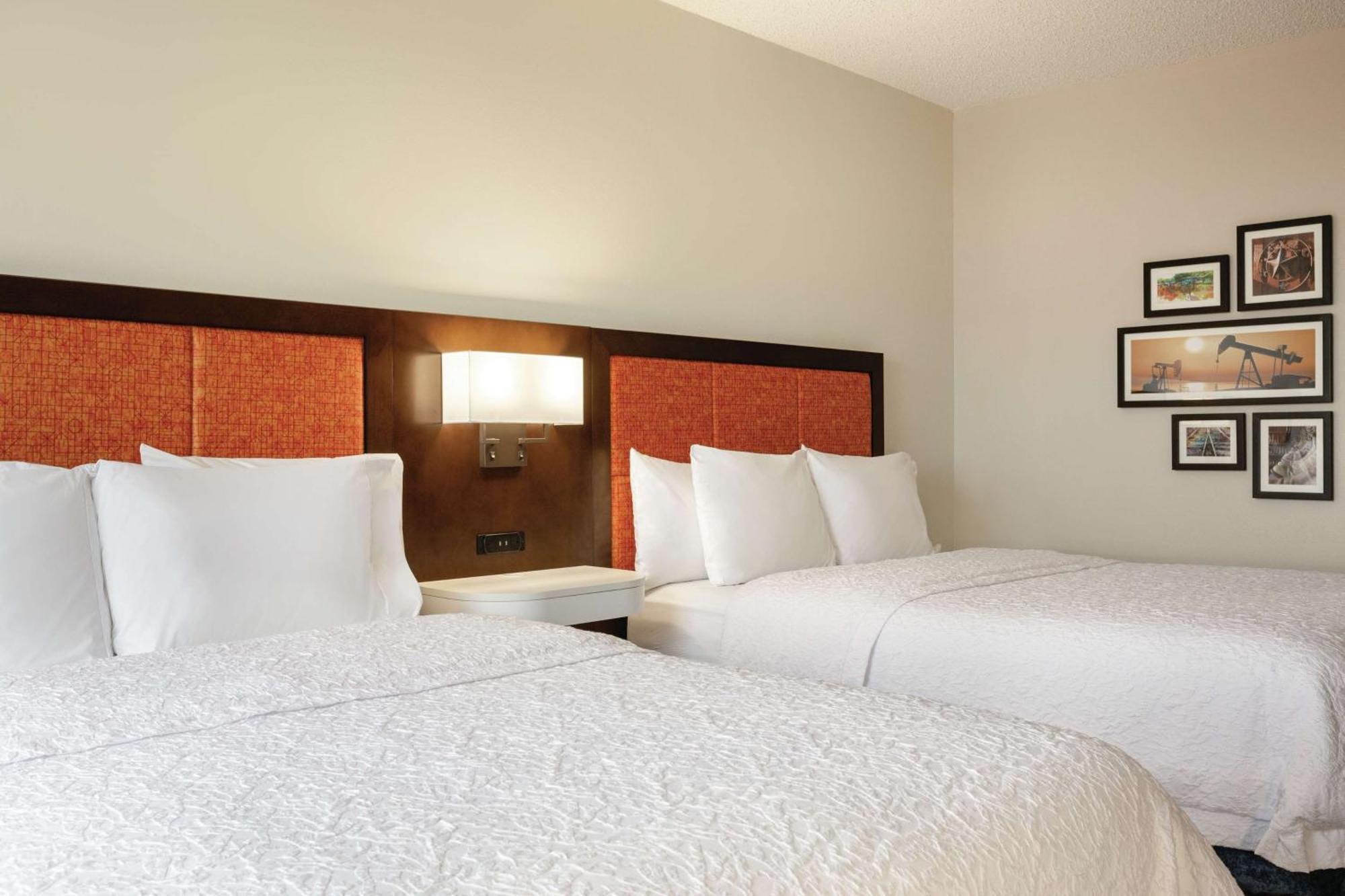 Hampton Inn & Suites Dallas-Мескит Екстериор снимка