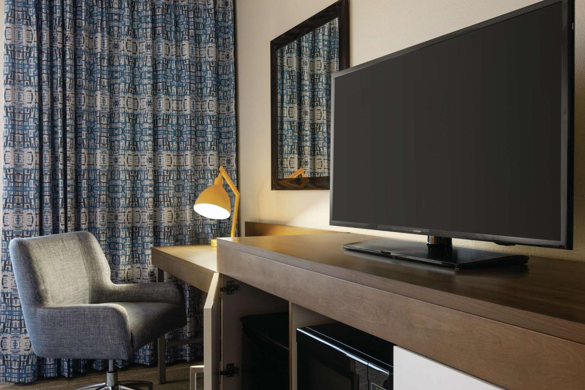 Hampton Inn & Suites Dallas-Мескит Екстериор снимка